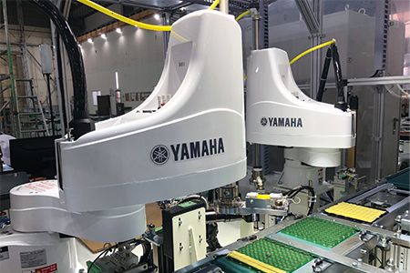 ロボットシステム　導入事例　2台同調スカラロボット