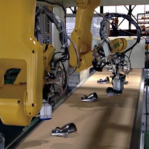 ロボットシステム　導入事例　プレス製品仕分けロボット