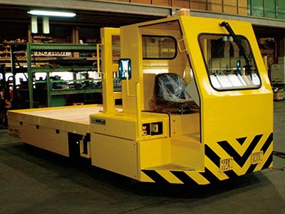 自走式金型運搬バッテリー台車　金型交換システム　QDC　金型交換装置